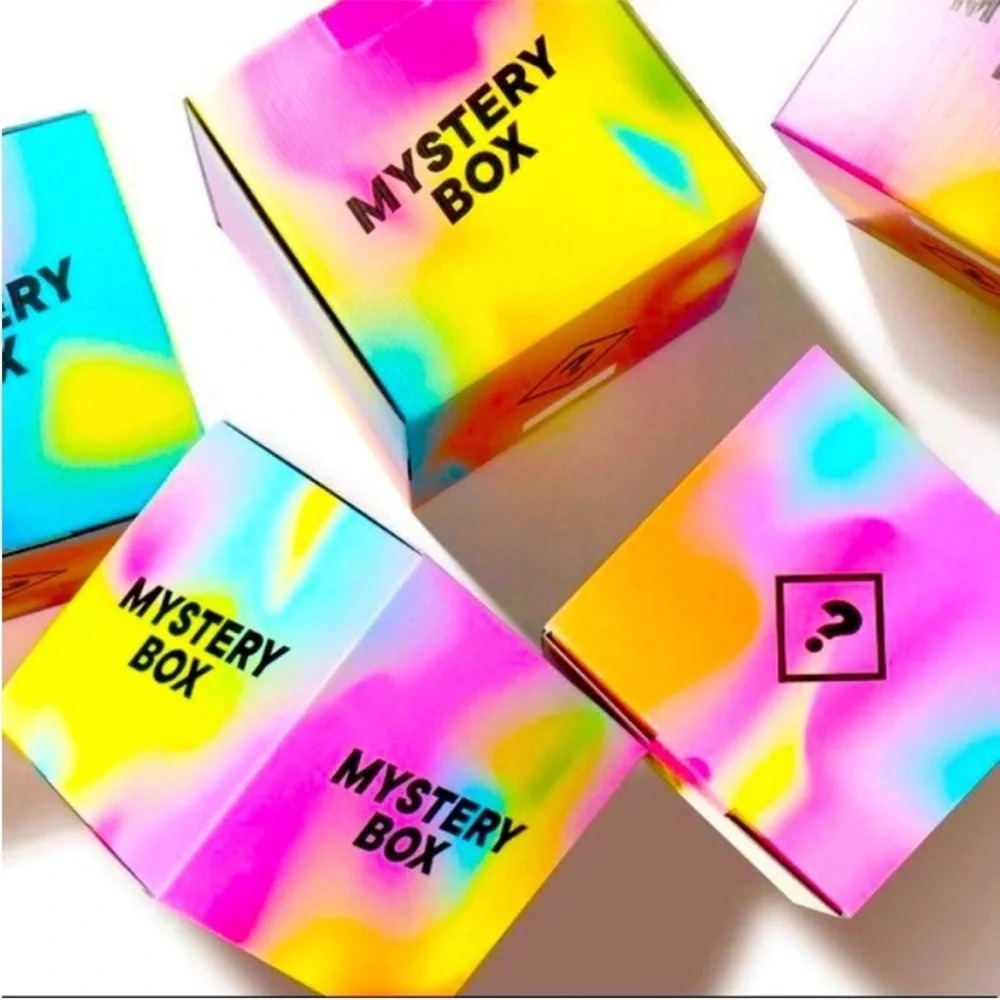 ReSeller MYSTERY BOX *5-7 items per box*